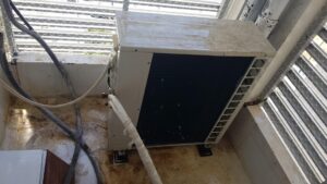 ניקוי מרפסת שירות